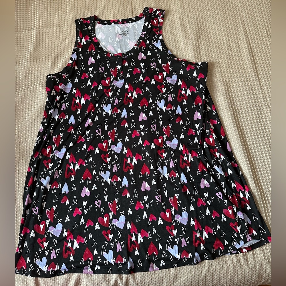 VOGLIO tank nightgown 3X like new, black with vibrant heart print a-line